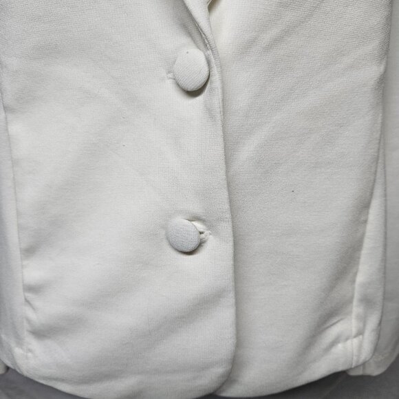 Blazer - Picture 2 of 10